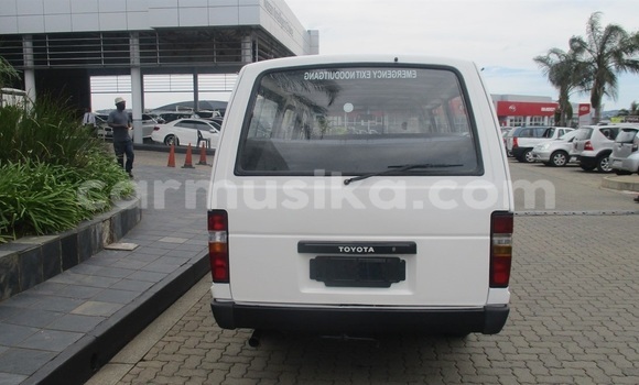 Tenga Tsaru Toyota Hiace Chena Mota in Beitbridge in Matabeleland South Tenga Tsaru Toyota Hiace Chena Mota in Beitbridge in Matabeleland South
