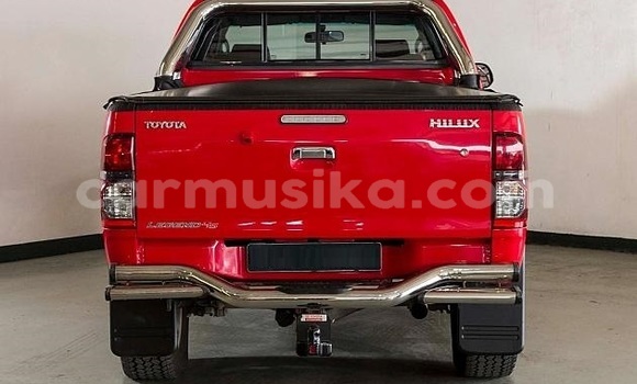 Buy Used Toyota Hilux Red Car in Beitbridge in Matabeleland South Buy Used Toyota Hilux Red Car in Beitbridge in Matabeleland South