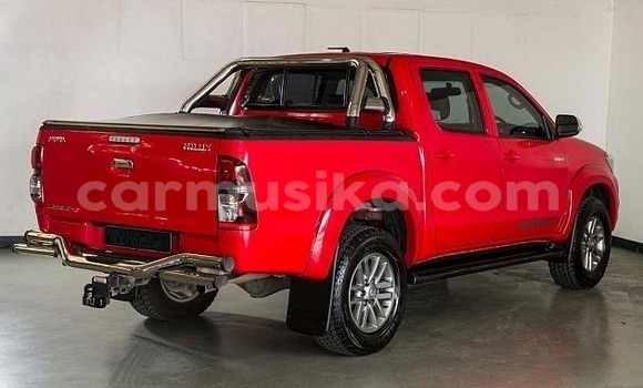 Buy Used Toyota Hilux Red Car in Beitbridge in Matabeleland South Buy Used Toyota Hilux Red Car in Beitbridge in Matabeleland South