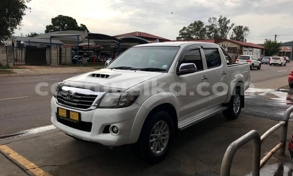 Tenga Tsaru Toyota Hilux Chena Mota in Beitbridge in Matabeleland South Tenga Tsaru Toyota Hilux Chena Mota in Beitbridge in Matabeleland South