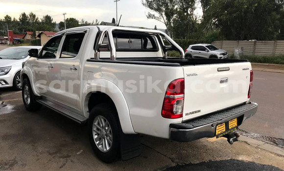 Tenga Tsaru Toyota Hilux Chena Mota in Beitbridge in Matabeleland South Tenga Tsaru Toyota Hilux Chena Mota in Beitbridge in Matabeleland South