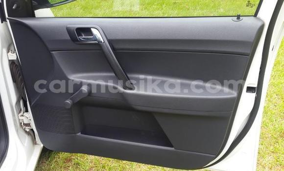 Tenga Tsaru Volkswagen Polo Chena Mota in Beitbridge in Matabeleland South Tenga Tsaru Volkswagen Polo Chena Mota in Beitbridge in Matabeleland South