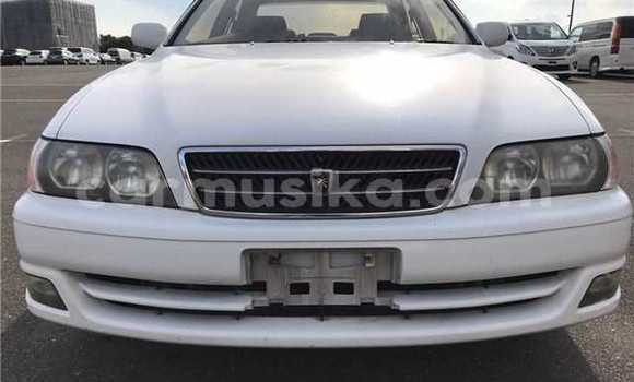 Nunua Ilio tumika Toyota Chaser Nyeupe Gari ndani ya Beitbridge nchini Matabeleland Kusini