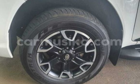 Acheter Occasion Voiture Toyota Hilux Blanc à Beitbridge, Matabeleland South Acheter Occasion Voiture Toyota Hilux Blanc à Beitbridge, Matabeleland South