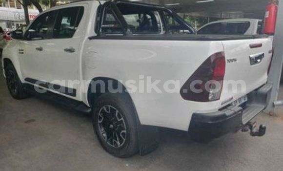 Acheter Occasion Voiture Toyota Hilux Blanc à Beitbridge, Matabeleland South Acheter Occasion Voiture Toyota Hilux Blanc à Beitbridge, Matabeleland South