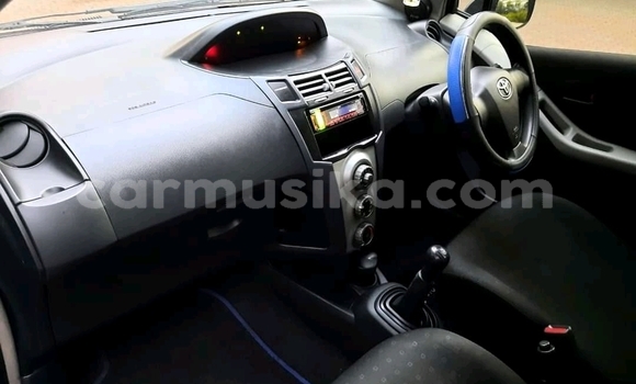 Acheter Occasion Voiture Toyota Yaris Bleu à Beitbridge, Matabeleland South Acheter Occasion Voiture Toyota Yaris Bleu à Beitbridge, Matabeleland South