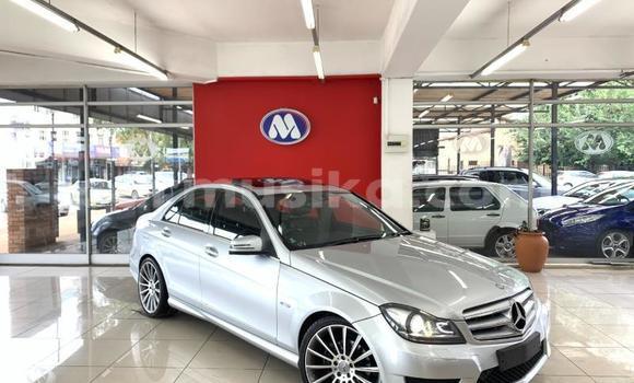 Acheter Occasion Voiture Mercedes-Benz C-Classe Gris à Beitbridge, Matabeleland South
