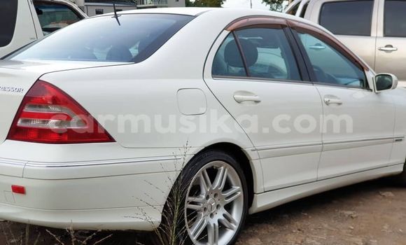 Acheter Occasion Voiture Mercedes‒Benz C–Class Blanc à Alexandra Park, Harare Acheter Occasion Voiture Mercedes‒Benz C–Class Blanc à Alexandra Park, Harare