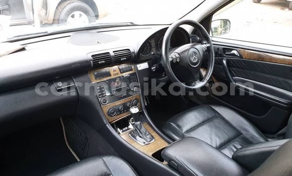 Acheter Occasion Voiture Mercedes‒Benz C–Class Blanc à Alexandra Park, Harare Acheter Occasion Voiture Mercedes‒Benz C–Class Blanc à Alexandra Park, Harare