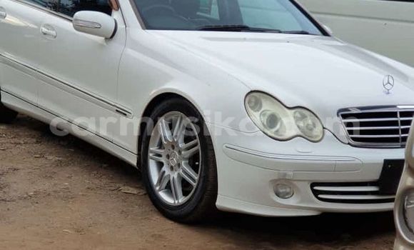 Acheter Occasion Voiture Mercedes‒Benz C–Class Blanc à Alexandra Park, Harare Acheter Occasion Voiture Mercedes‒Benz C–Class Blanc à Alexandra Park, Harare