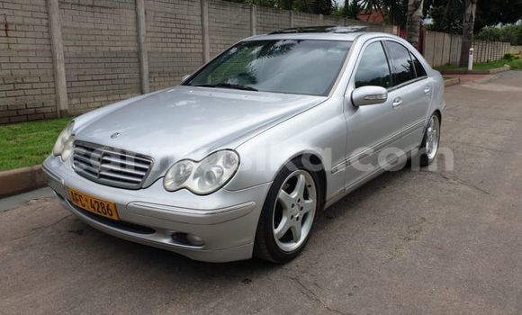 Acheter Occasion Voiture Mercedes‒Benz C–Class Gris à Alexandra Park, Harare