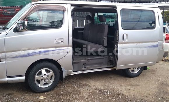 Acheter Occasion Voiture Nissan Caravan Gris à Alexandra Park, Harare Acheter Occasion Voiture Nissan Caravan Gris à Alexandra Park, Harare