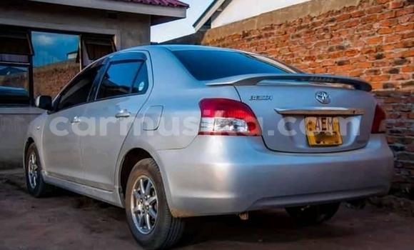 Nunua Ilio tumika Toyota Belta Fedha Gari ndani ya Alexandra Park nchini Harare
