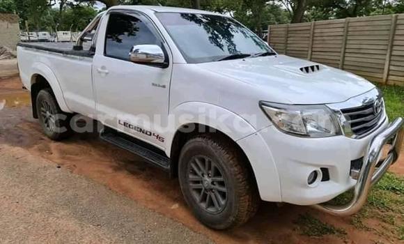 Acheter Occasion Voiture Toyota Hilux Blanc à Alexandra Park, Harare Acheter Occasion Voiture Toyota Hilux Blanc à Alexandra Park, Harare