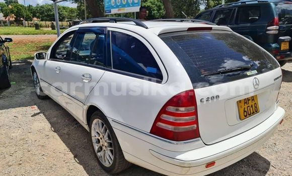 Acheter Occasion Voiture Mercedes‒Benz C–Class Blanc à Alexandra Park, Harare Acheter Occasion Voiture Mercedes‒Benz C–Class Blanc à Alexandra Park, Harare