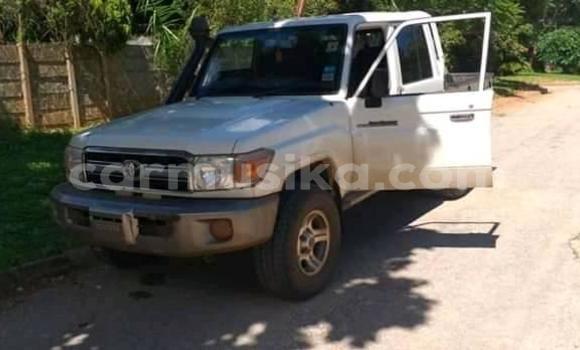 Acheter Occasion Voiture Toyota Land Cruiser Blanc à Alexandra Park, Harare Acheter Occasion Voiture Toyota Land Cruiser Blanc à Alexandra Park, Harare