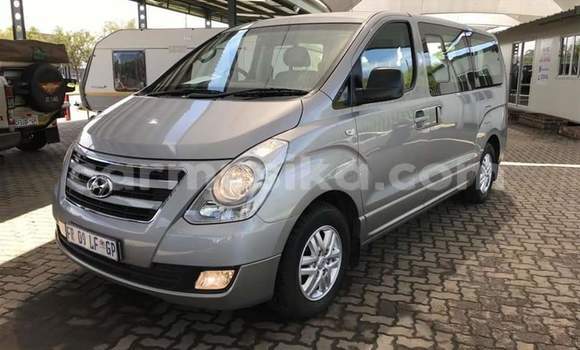 Tenga Tsaru Hyundai H1 Zvimwe Mota in Harare in Harare
