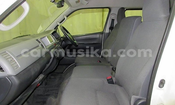 Tenga Tsaru Toyota Hiace Chena Mota in Beitbridge in Matabeleland South Tenga Tsaru Toyota Hiace Chena Mota in Beitbridge in Matabeleland South