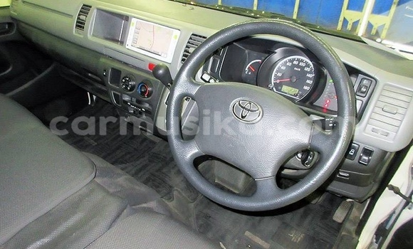 Tenga Tsaru Toyota Hiace Chena Mota in Beitbridge in Matabeleland South Tenga Tsaru Toyota Hiace Chena Mota in Beitbridge in Matabeleland South