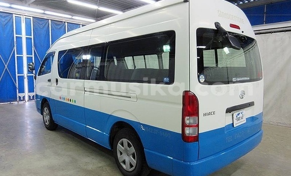 Tenga Tsaru Toyota Hiace Chena Mota in Beitbridge in Matabeleland South Tenga Tsaru Toyota Hiace Chena Mota in Beitbridge in Matabeleland South