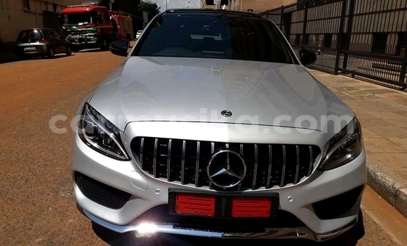 Nunua Ilio tumika Mercedes-Benz C180 coupe Fedha Gari ndani ya Beitbridge nchini Matabeleland Kusini