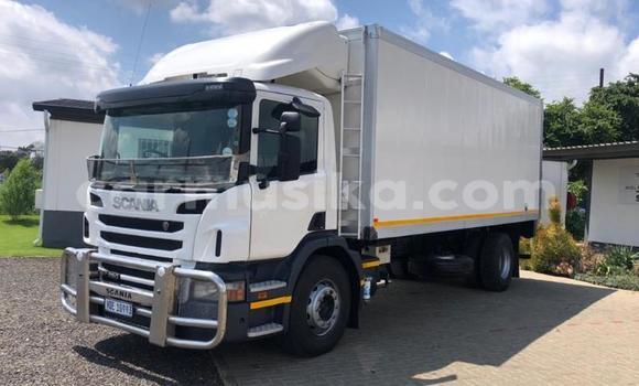 Buy Used Scania Irizar White Truck in Beitbridge in Matabeleland South