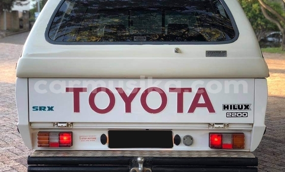Acheter Occasion Voiture Toyota Hilux Blanc à Beitbridge, Matabeleland South Acheter Occasion Voiture Toyota Hilux Blanc à Beitbridge, Matabeleland South