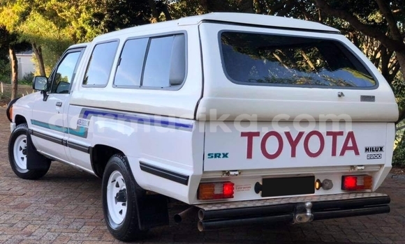 Acheter Occasion Voiture Toyota Hilux Blanc à Beitbridge, Matabeleland South Acheter Occasion Voiture Toyota Hilux Blanc à Beitbridge, Matabeleland South