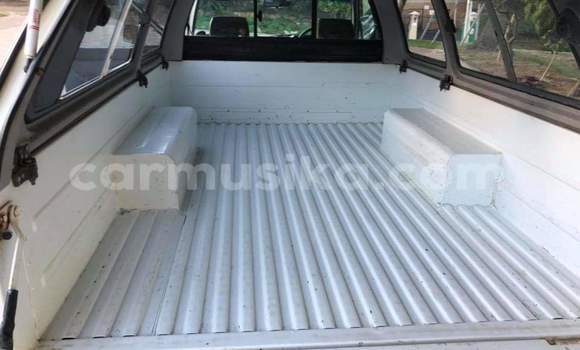 Acheter Occasion Voiture Toyota Hilux Blanc à Beitbridge, Matabeleland South Acheter Occasion Voiture Toyota Hilux Blanc à Beitbridge, Matabeleland South