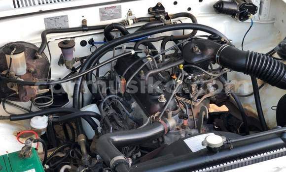 Acheter Occasion Voiture Toyota Hilux Blanc à Beitbridge, Matabeleland South Acheter Occasion Voiture Toyota Hilux Blanc à Beitbridge, Matabeleland South