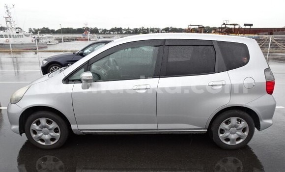 Buy Used Honda Fit Silver Car in Beitbridge in Matabeleland South Buy Used Honda Fit Silver Car in Beitbridge in Matabeleland South