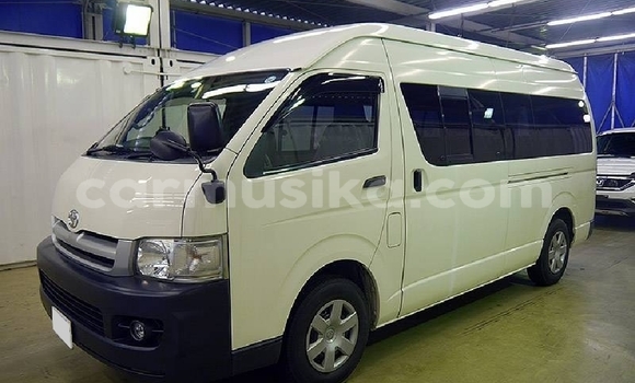 Tenga Tsaru Toyota Hiace Chena Mota in Beitbridge in Matabeleland South Tenga Tsaru Toyota Hiace Chena Mota in Beitbridge in Matabeleland South