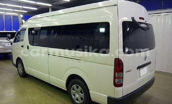 Tenga Tsaru Toyota Hiace Chena Mota in Beitbridge in Matabeleland South Tenga Tsaru Toyota Hiace Chena Mota in Beitbridge in Matabeleland South