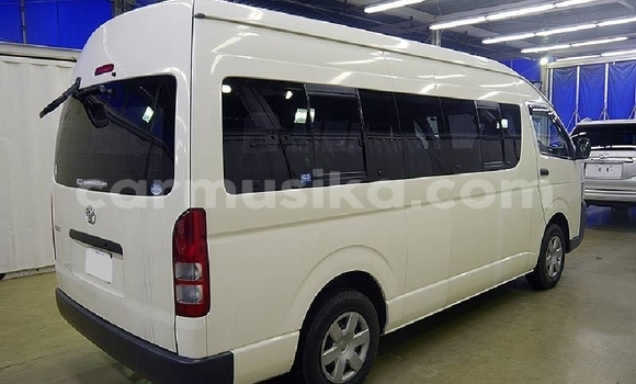 Tenga Tsaru Toyota Hiace Chena Mota in Beitbridge in Matabeleland South Tenga Tsaru Toyota Hiace Chena Mota in Beitbridge in Matabeleland South