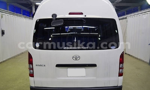 Tenga Tsaru Toyota Hiace Chena Mota in Beitbridge in Matabeleland South Tenga Tsaru Toyota Hiace Chena Mota in Beitbridge in Matabeleland South