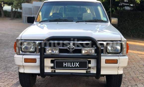 Tenga Tsaru Toyota Hilux Chena Mota in Beitbridge in Matabeleland South Tenga Tsaru Toyota Hilux Chena Mota in Beitbridge in Matabeleland South