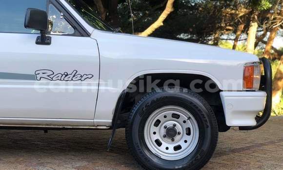 Tenga Tsaru Toyota Hilux Chena Mota in Beitbridge in Matabeleland South Tenga Tsaru Toyota Hilux Chena Mota in Beitbridge in Matabeleland South