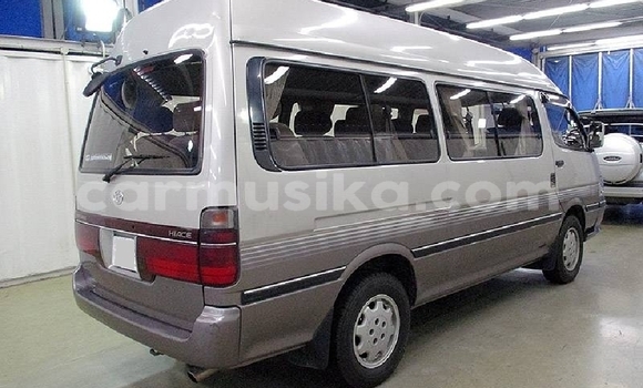 Acheter Occasion Voiture Toyota Hiace Autre à Beitbridge, Matabeleland South Acheter Occasion Voiture Toyota Hiace Autre à Beitbridge, Matabeleland South