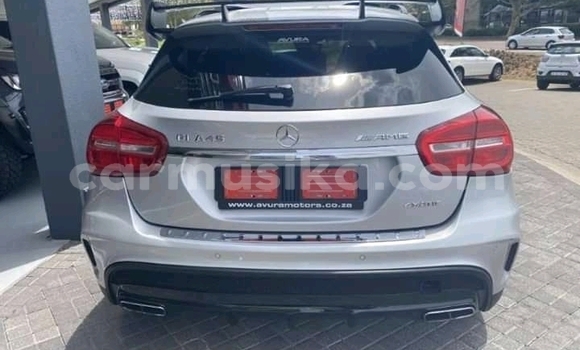 Acheter Occasion Voiture Mercedes-Benz C-Classe Gris à Beitbridge, Matabeleland South Acheter Occasion Voiture Mercedes-Benz C-Classe Gris à Beitbridge, Matabeleland South