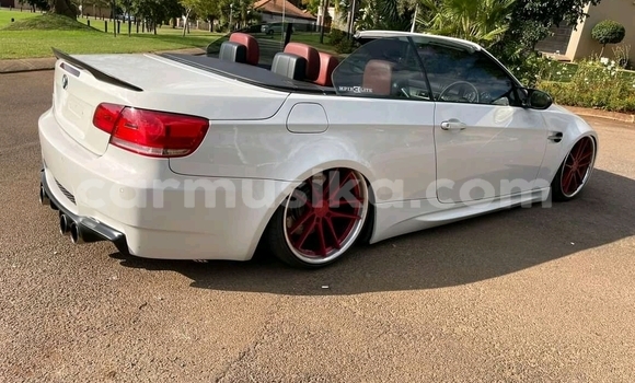 Tenga Tsaru BMW 3–Series Tsvuku Mota in Beitbridge in Matabeleland South Tenga Tsaru BMW 3–Series Tsvuku Mota in Beitbridge in Matabeleland South