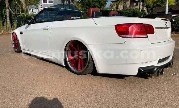 Tenga Tsaru BMW 3–Series Tsvuku Mota in Beitbridge in Matabeleland South Tenga Tsaru BMW 3–Series Tsvuku Mota in Beitbridge in Matabeleland South