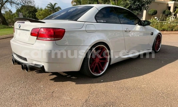 Tenga Tsaru BMW 3–Series Tsvuku Mota in Beitbridge in Matabeleland South Tenga Tsaru BMW 3–Series Tsvuku Mota in Beitbridge in Matabeleland South
