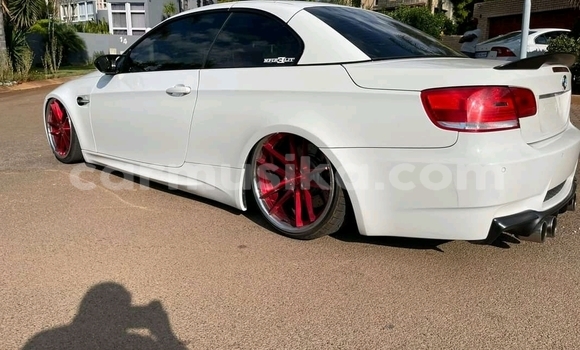 Tenga Tsaru BMW 3–Series Tsvuku Mota in Beitbridge in Matabeleland South Tenga Tsaru BMW 3–Series Tsvuku Mota in Beitbridge in Matabeleland South