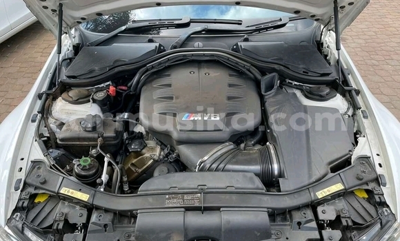 Tenga Tsaru BMW 3–Series Tsvuku Mota in Beitbridge in Matabeleland South Tenga Tsaru BMW 3–Series Tsvuku Mota in Beitbridge in Matabeleland South