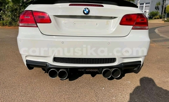 Tenga Tsaru BMW 3–Series Tsvuku Mota in Beitbridge in Matabeleland South Tenga Tsaru BMW 3–Series Tsvuku Mota in Beitbridge in Matabeleland South