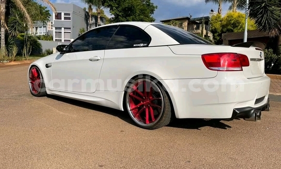 Tenga Tsaru BMW 3–Series Tsvuku Mota in Beitbridge in Matabeleland South Tenga Tsaru BMW 3–Series Tsvuku Mota in Beitbridge in Matabeleland South