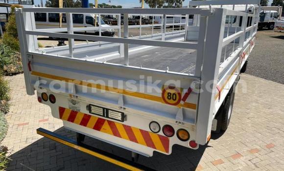 Tenga Tsaru Hino 300 Series Chena Rori in Beitbridge in Matabeleland South Tenga Tsaru Hino 300 Series Chena Rori in Beitbridge in Matabeleland South