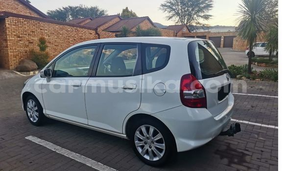 Buy Used Honda Fit White Car in Beitbridge in Matabeleland South Buy Used Honda Fit White Car in Beitbridge in Matabeleland South