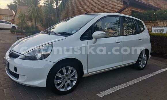 Buy Used Honda Fit White Car in Beitbridge in Matabeleland South Buy Used Honda Fit White Car in Beitbridge in Matabeleland South
