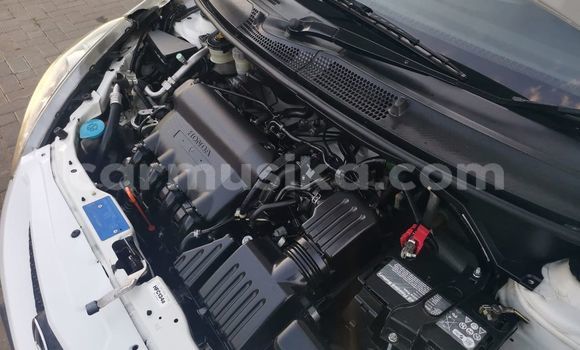 Buy Used Honda Fit White Car in Beitbridge in Matabeleland South Buy Used Honda Fit White Car in Beitbridge in Matabeleland South